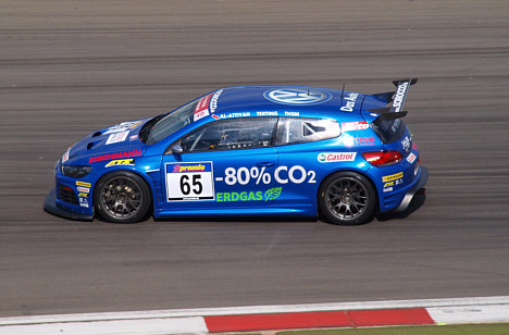 Nicki Thiim i sin 'gasbil' - VW Scirroco.